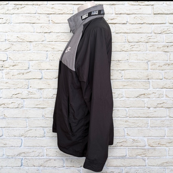 Nike Men's Black and Gray Jacket with Foldable Hood Sz Medium - Picture 2 of 15